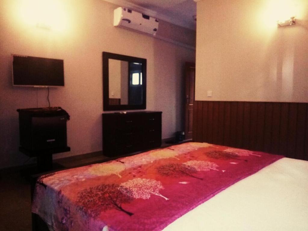 Royal Galaxy Bed & Breakfast Islamabad - For Families Only Eksteriør bilde